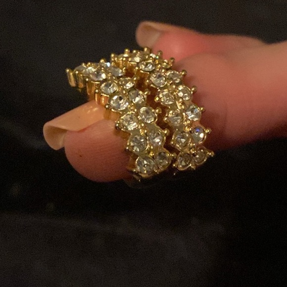 Women’s earnings - Picture 1 of 2